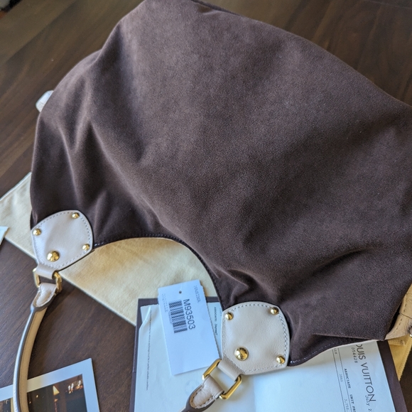 Louis Vuitton Mahina bag - Picture 15 of 16